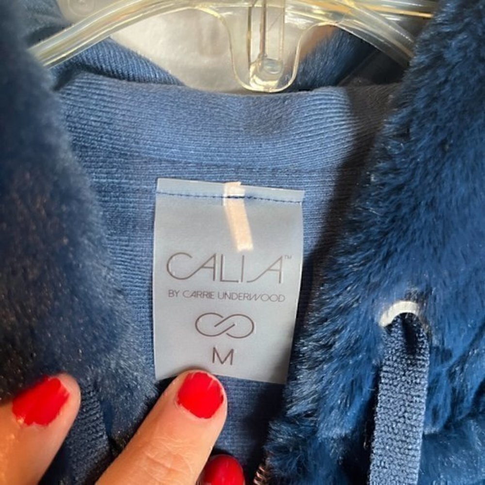 Calia by Carrie Underwood blue fuzzy vest - Picture 3 of 5